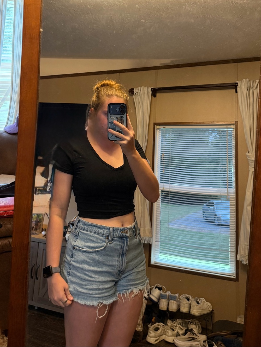 wild fable Black V-Neck Cropped Tee